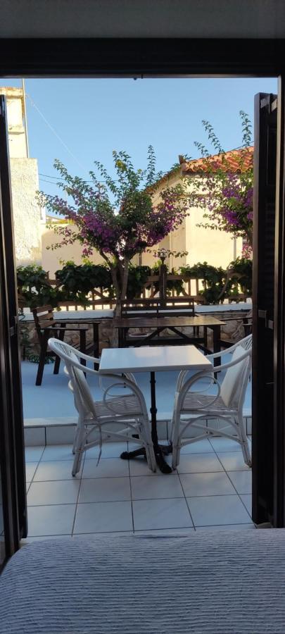 Pallas Pension Elafonissos Bagian luar foto