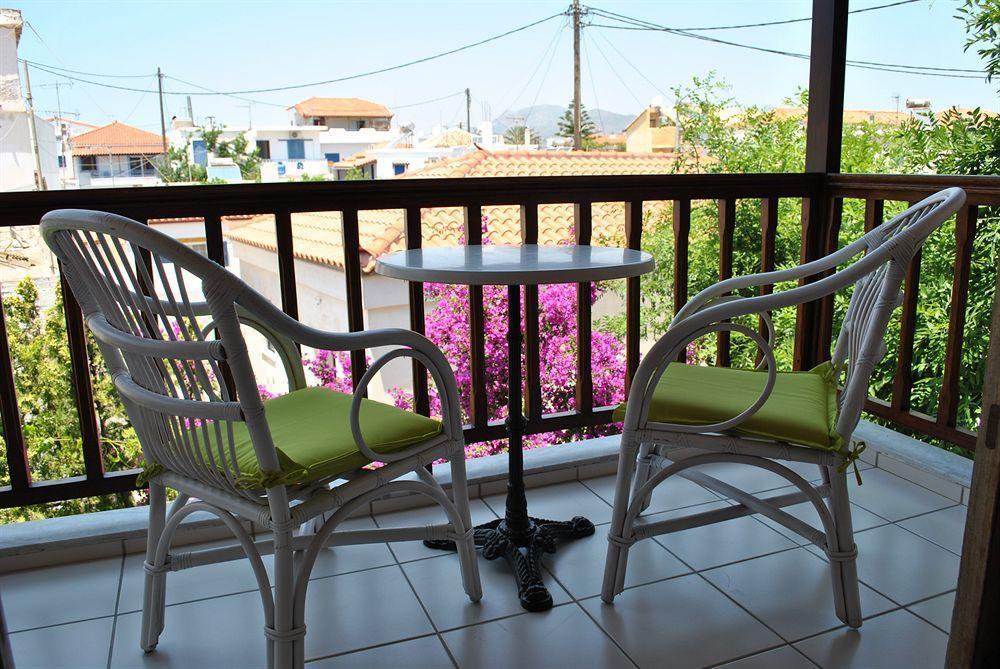 Pallas Pension Elafonissos Bagian luar foto