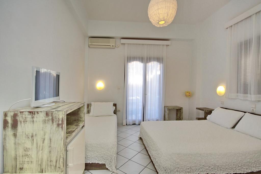 Pallas Pension Elafonissos Bagian luar foto